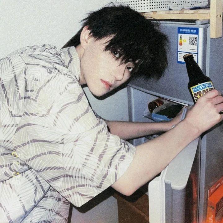 男生头像 | 温柔干净的小众男头 - 知乎