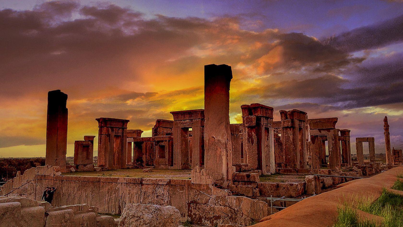 伊朗有哪些不能错过的景点和旅游路线?