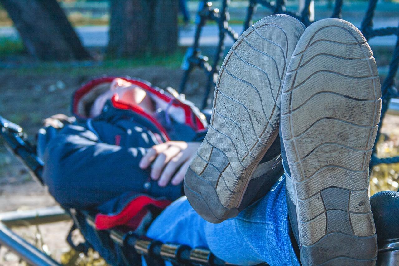 4. 透气胶鞋指南