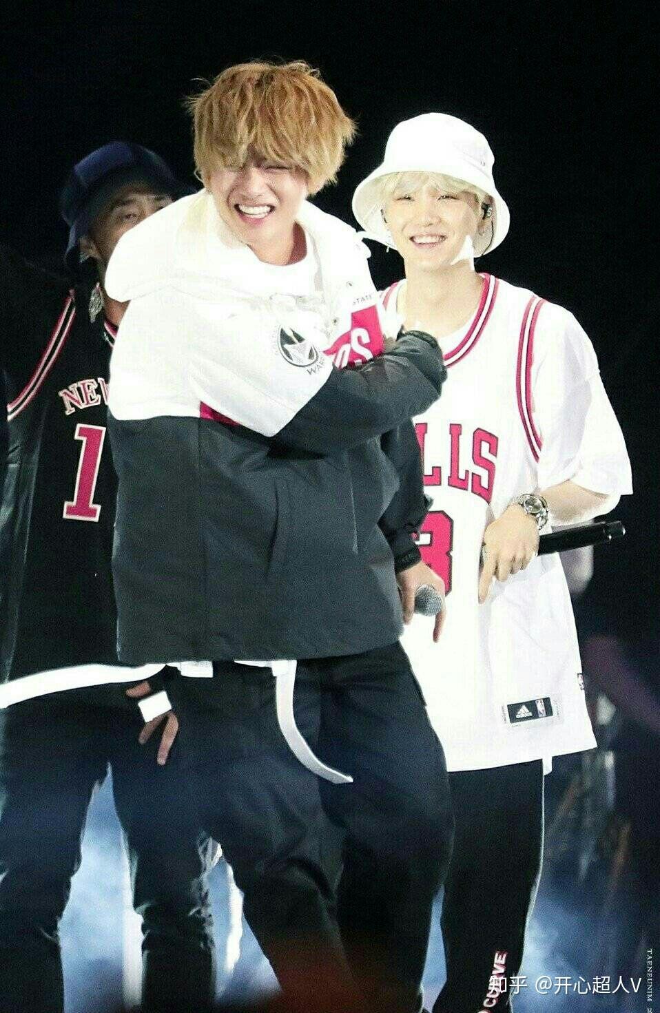 防弹少年团中闵玧其对金泰亨的关系是怎么样的