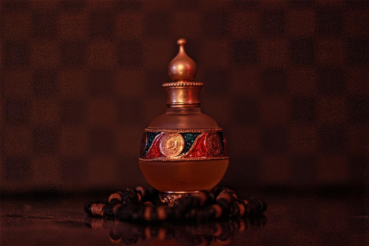 4. 传统习俗融入