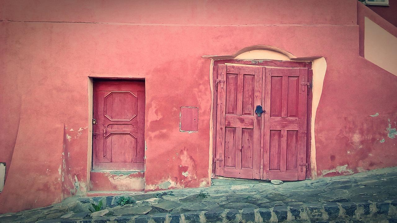 4. 黄棕混搭美学