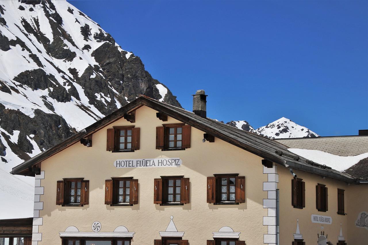 世界的屋顶是什么山