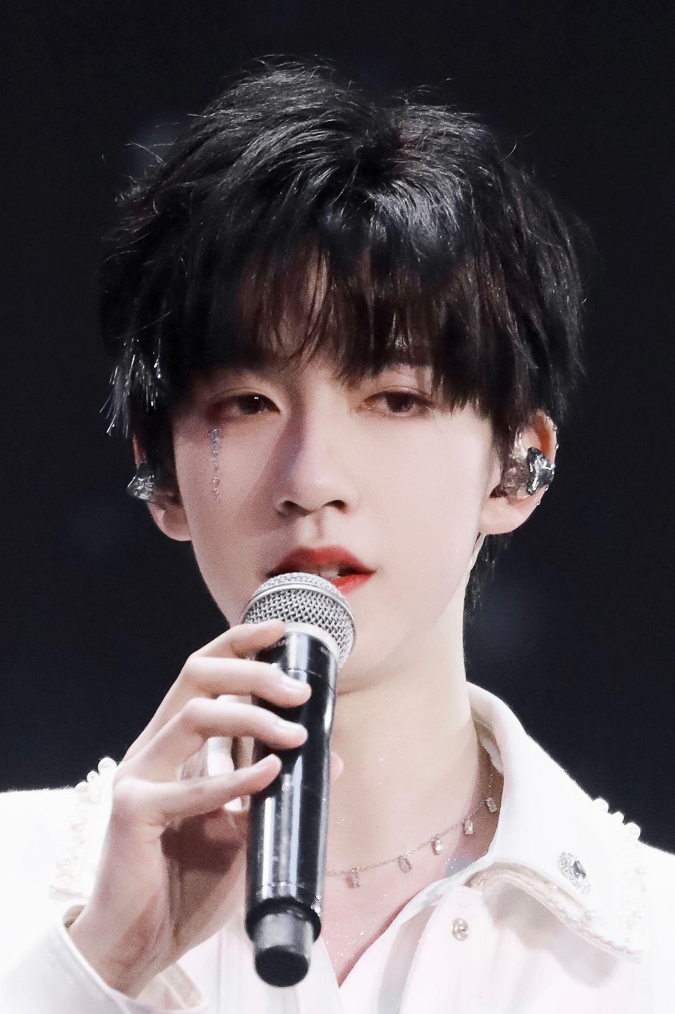 有没有贺峻霖的神图