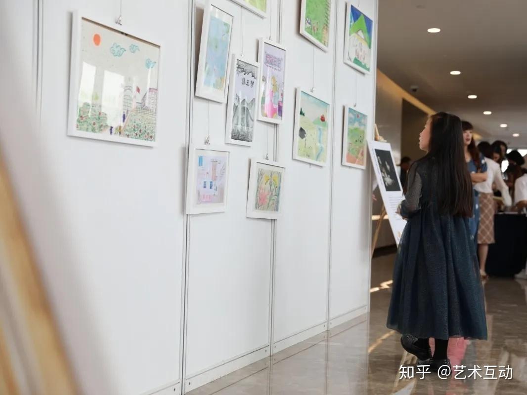 【艺术征集】第四届 “小手大爱”儿童公益绘画大赛征稿，通过笔尖献爱心！ - 知乎