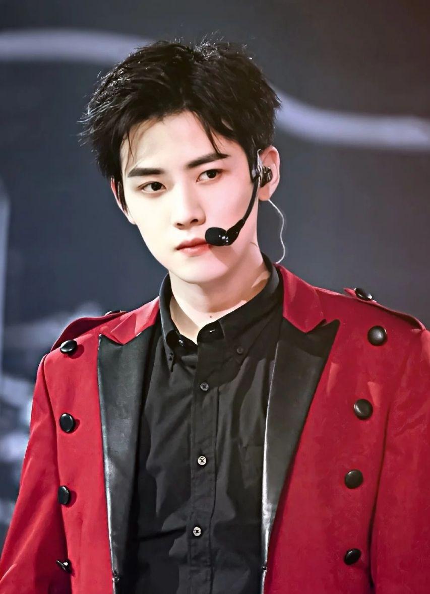 如何看待 r1se 成员任豪发表关于日本核电站事件的言论,称「用更大的