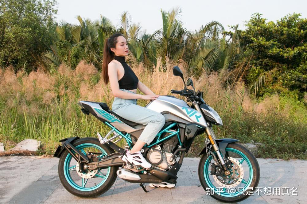 新手女生入门第一辆摩托车到底选那种好