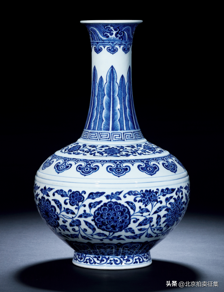 青花纏枝宝尽紋尊式瓶 大清乾隆年製 款 擺件 中国古玩唐物骨董 時代物 A661 青花纏枝宝尽紋尊式瓶 大清乾隆年製 款 擺件 中国古玩唐物骨董