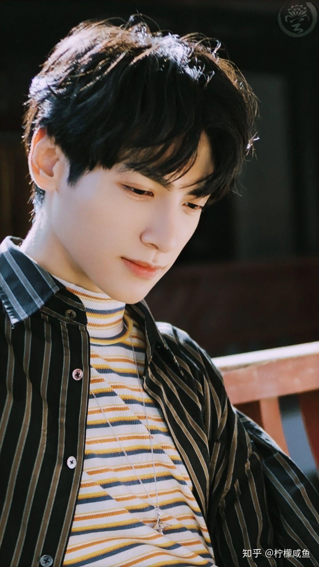 怎么评价罗云熙的现代装