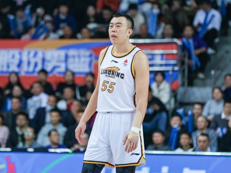 为什么cba球员大部分34,35就走下坡路了,但是nba球员很多能打到38,甚至四十岁?