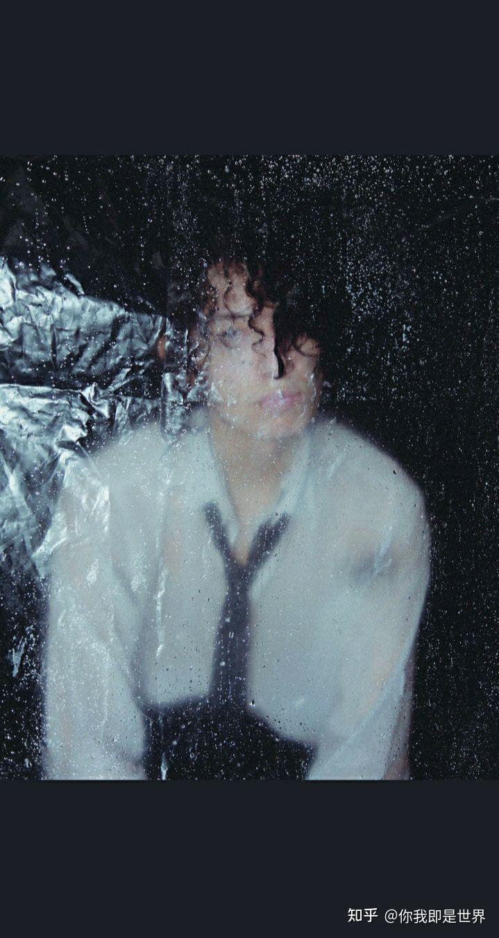 有没有歌手suburban的照片