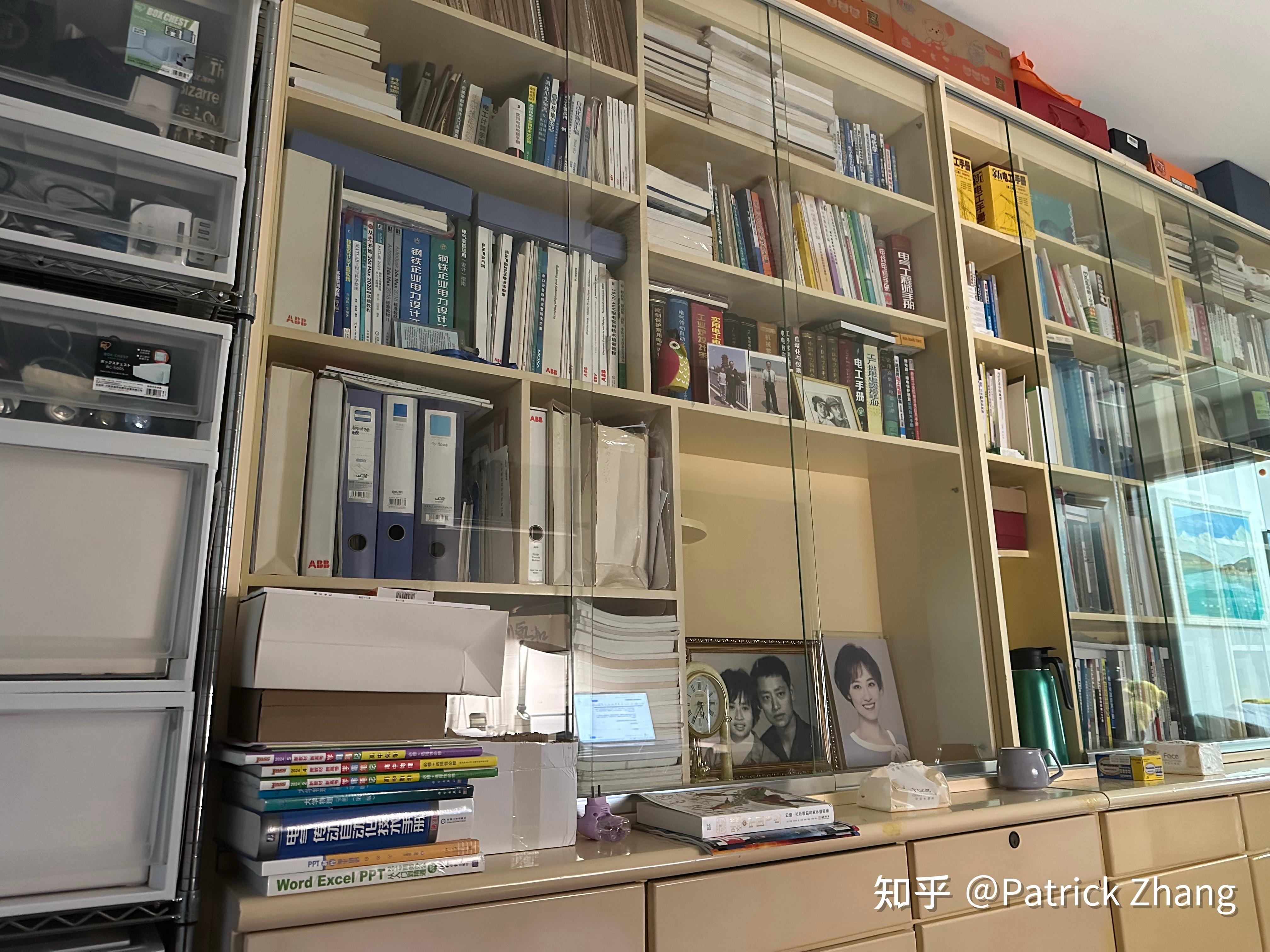 你父母的书架上都放哪些书？ - 知乎