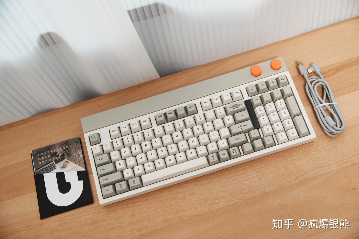 复古范就该这么玩：Lofree洛斐小方98三模机械键盘开箱评测 - 知乎