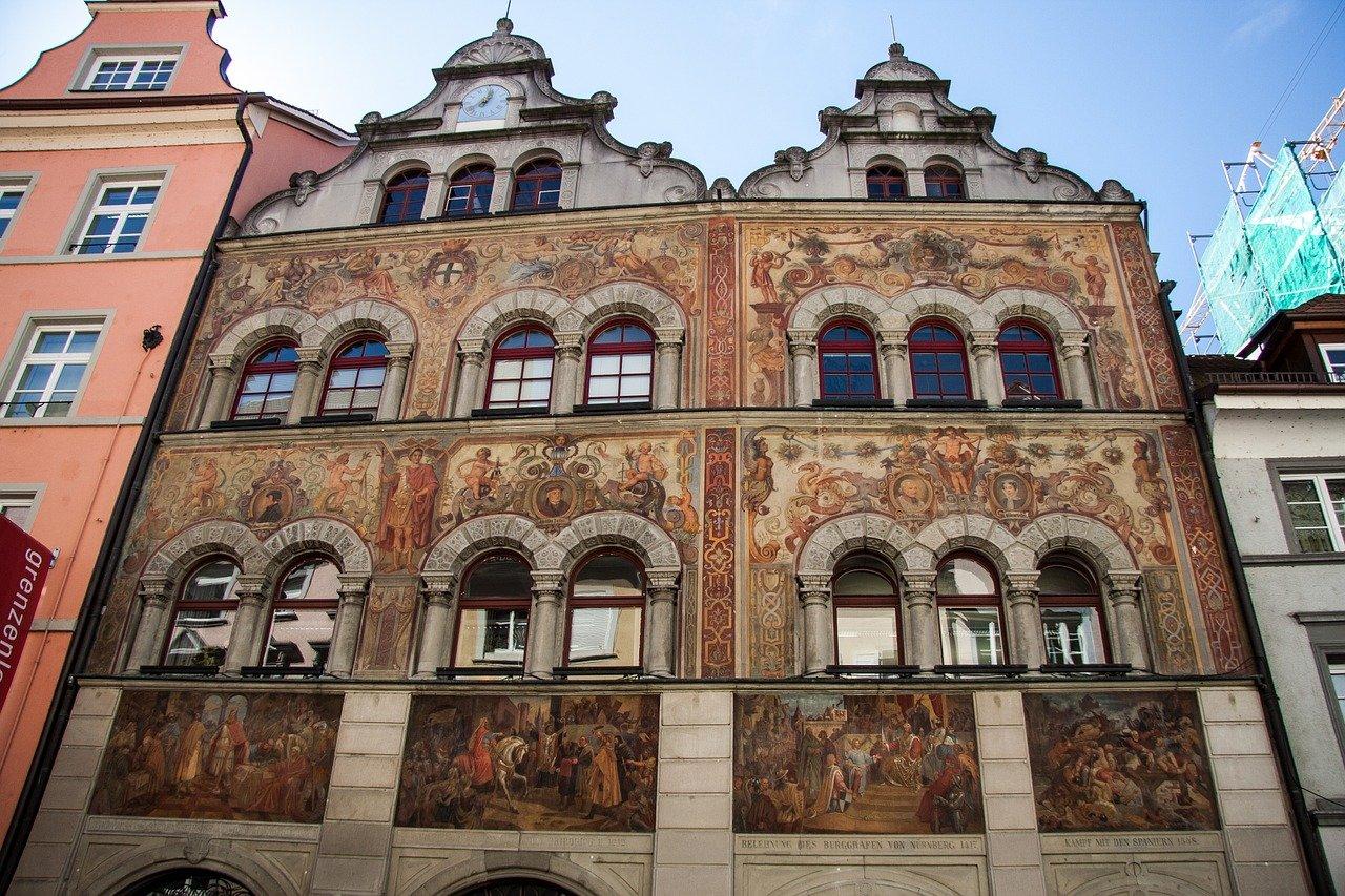 1. 搭建结构巧布局