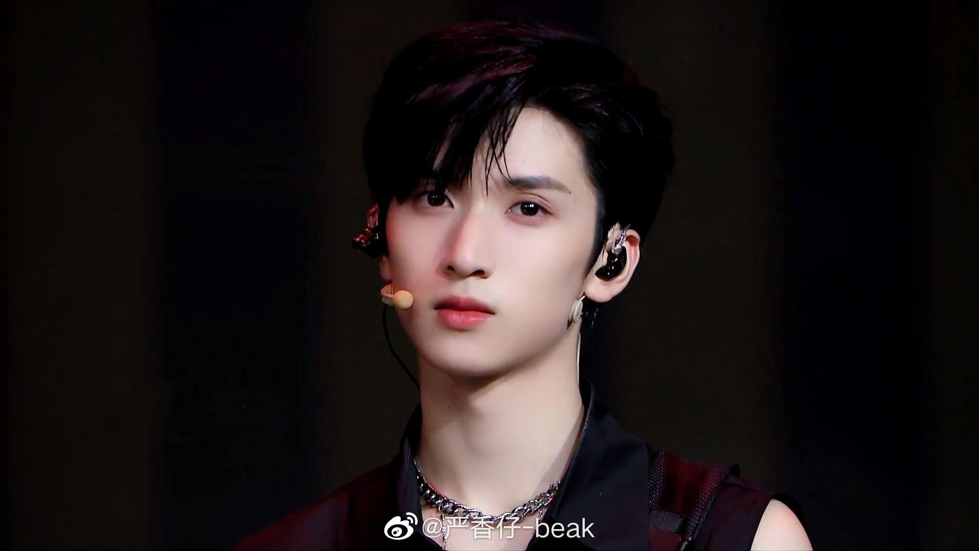 严浩翔颜值短板在哪里呢?怎么感觉他颜容易崩? - 知乎