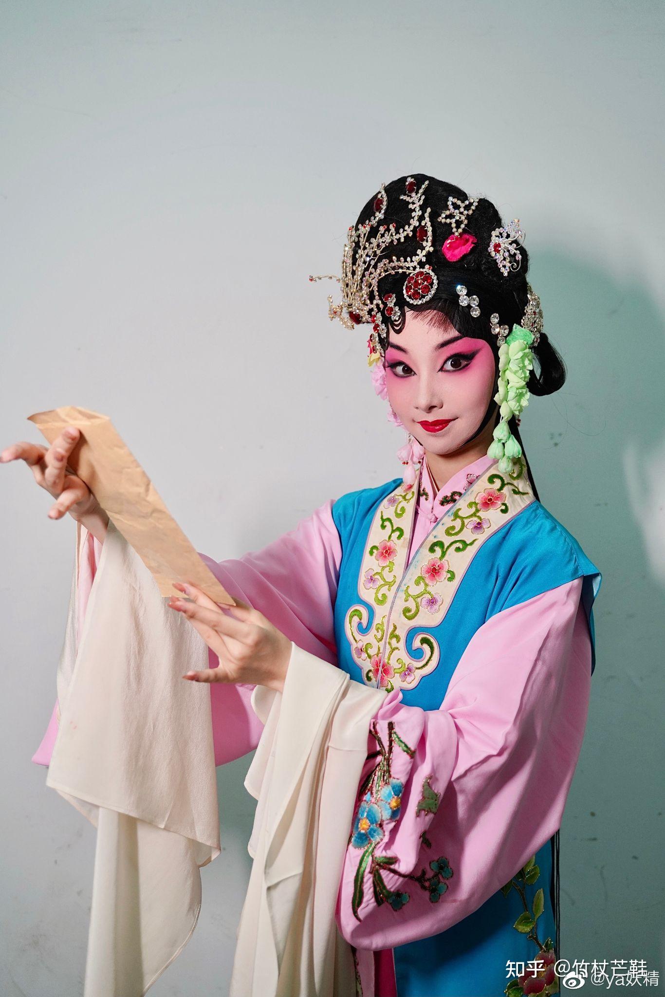 可不可以多给介绍几位扮相漂亮的京剧小哥哥,小姐姐? - 知乎