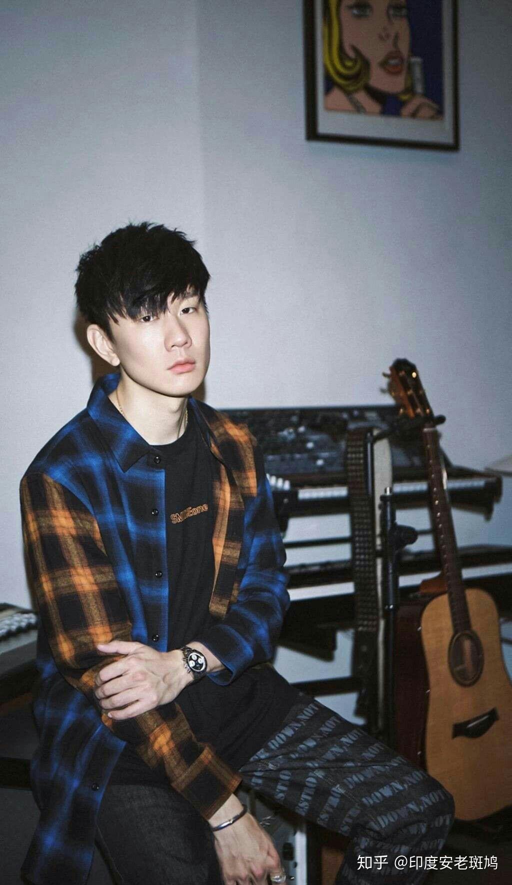 有哪些适合做壁纸的林俊杰图片? - 知乎