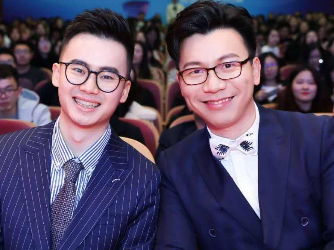 朋友们有陈铭或者林圣伟的高清图片吗,想拿来当壁纸?