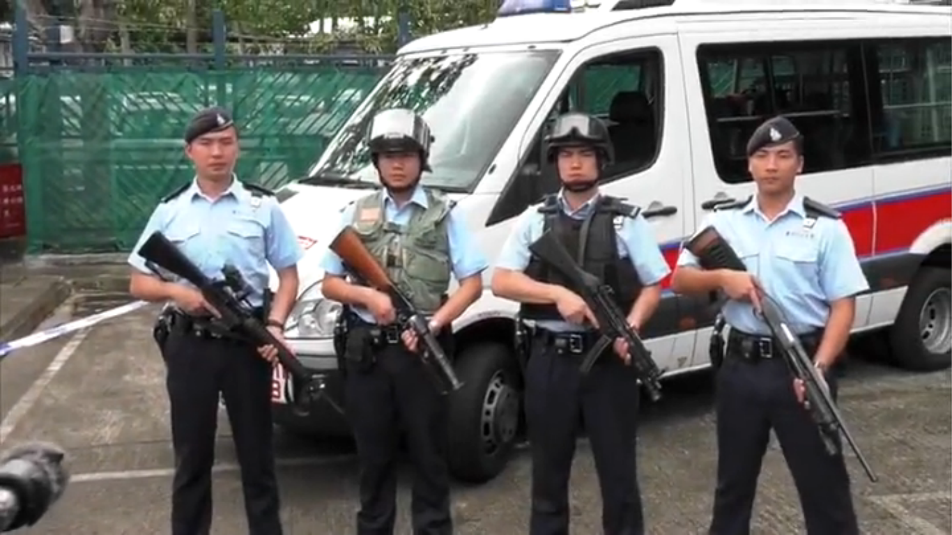 香港警察都配備哪些武器裝備