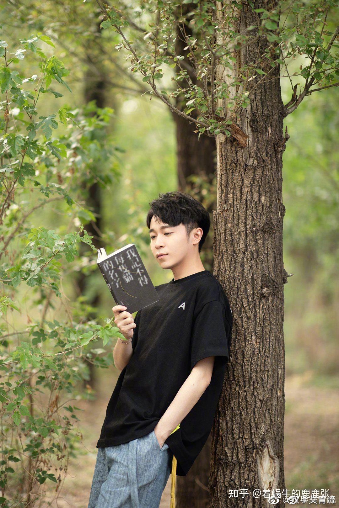 闺蜜喜欢吴青峰,请问大家送什么礼物比较有戳心呢? - 知乎