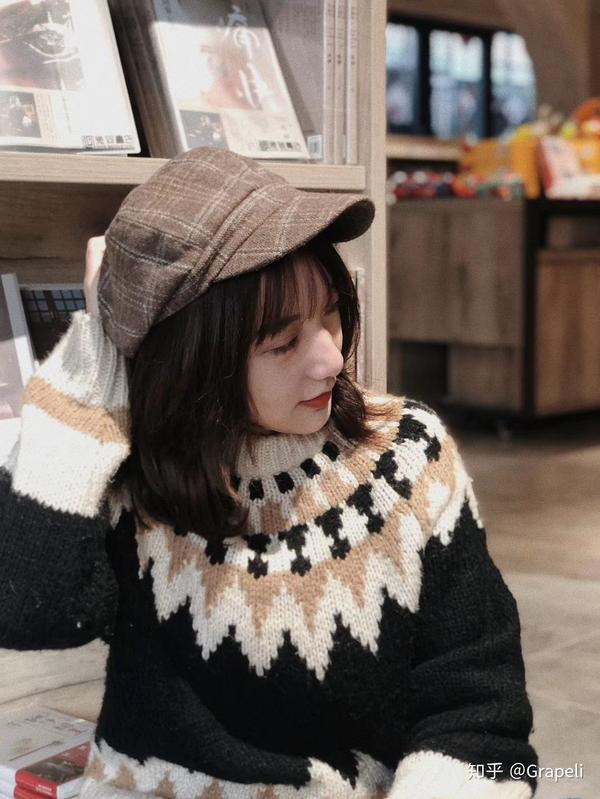 圆脸的女生适合戴什么样的帽子?