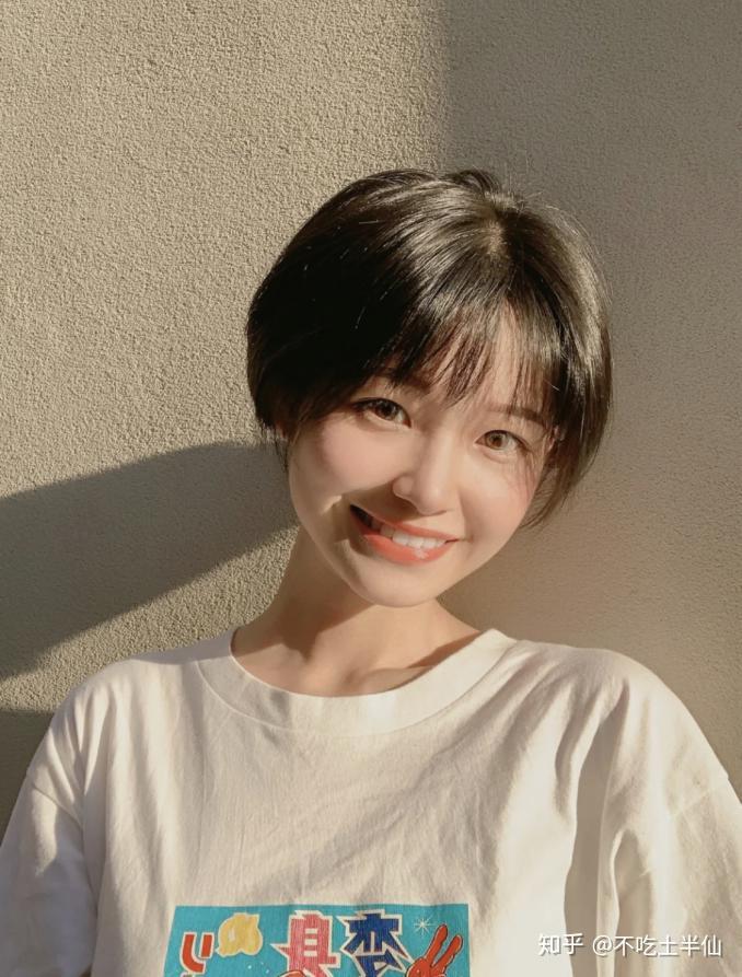 有哪些好看的女生日系短发,很有少年,少女感的短发? - 知乎
