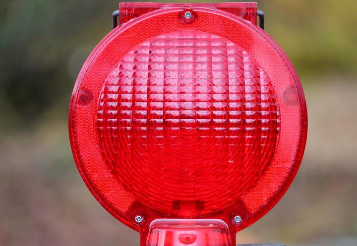 雅迪电动车红色感叹号警示灯1