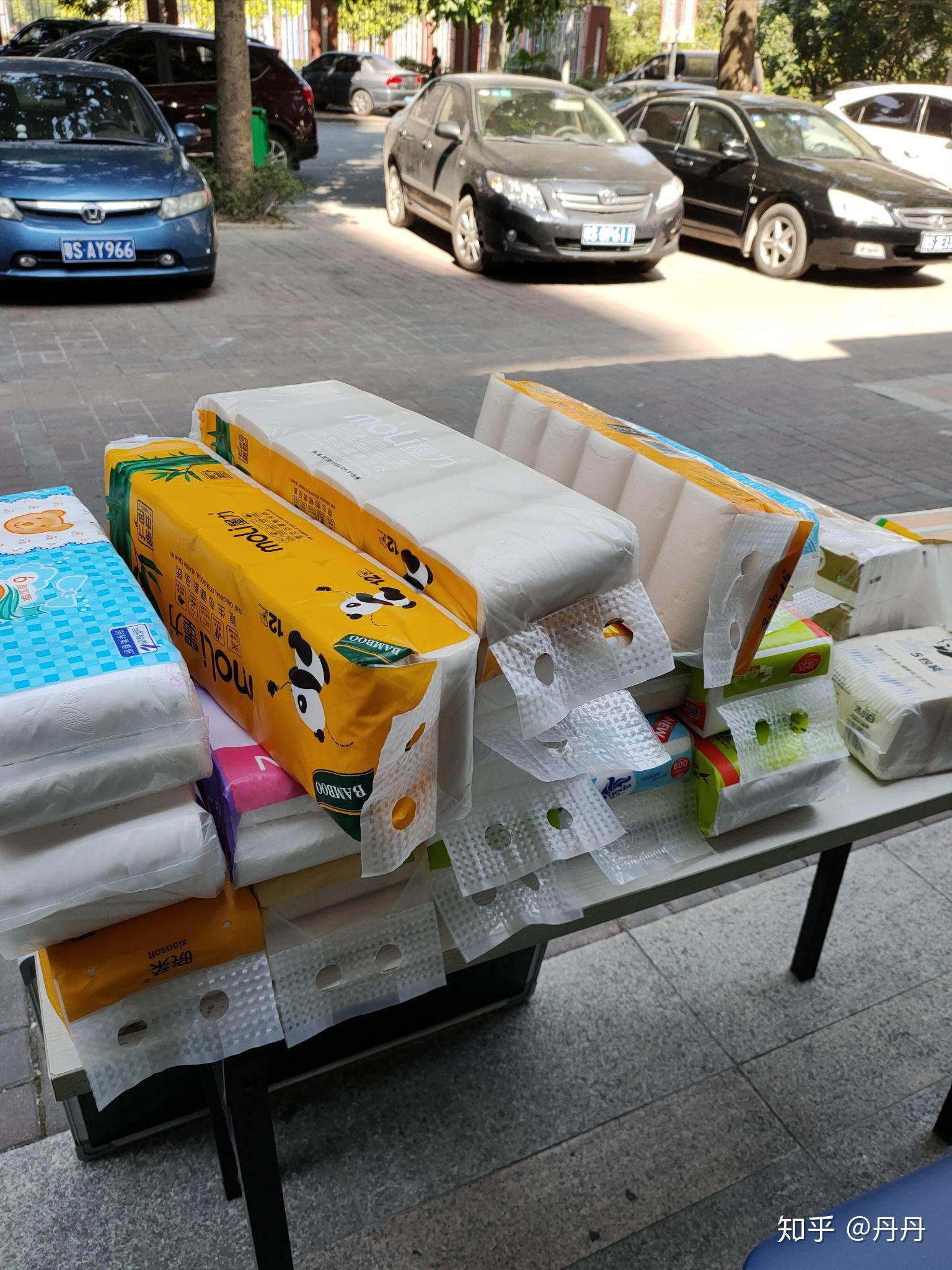 对撸纸巾摆地摊怎么看