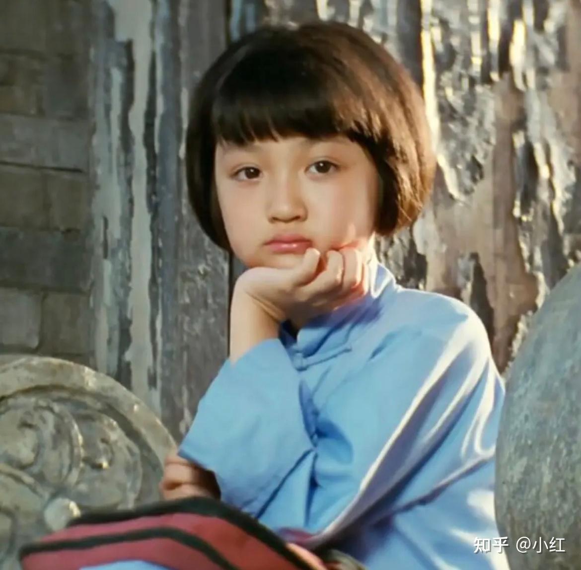 《城南旧事》中,张丰毅饰演的小偷被英子发现后为什么没有伤害她?