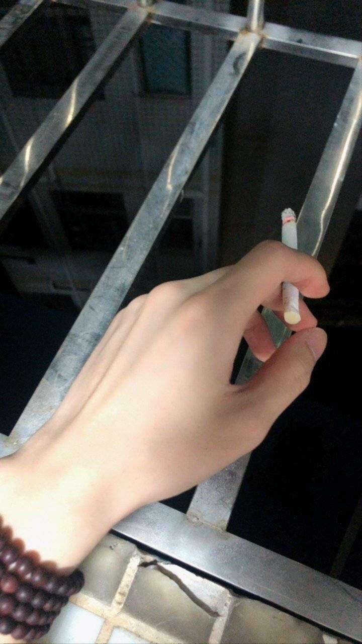 有没有超级好看的手控福利的壁纸呀