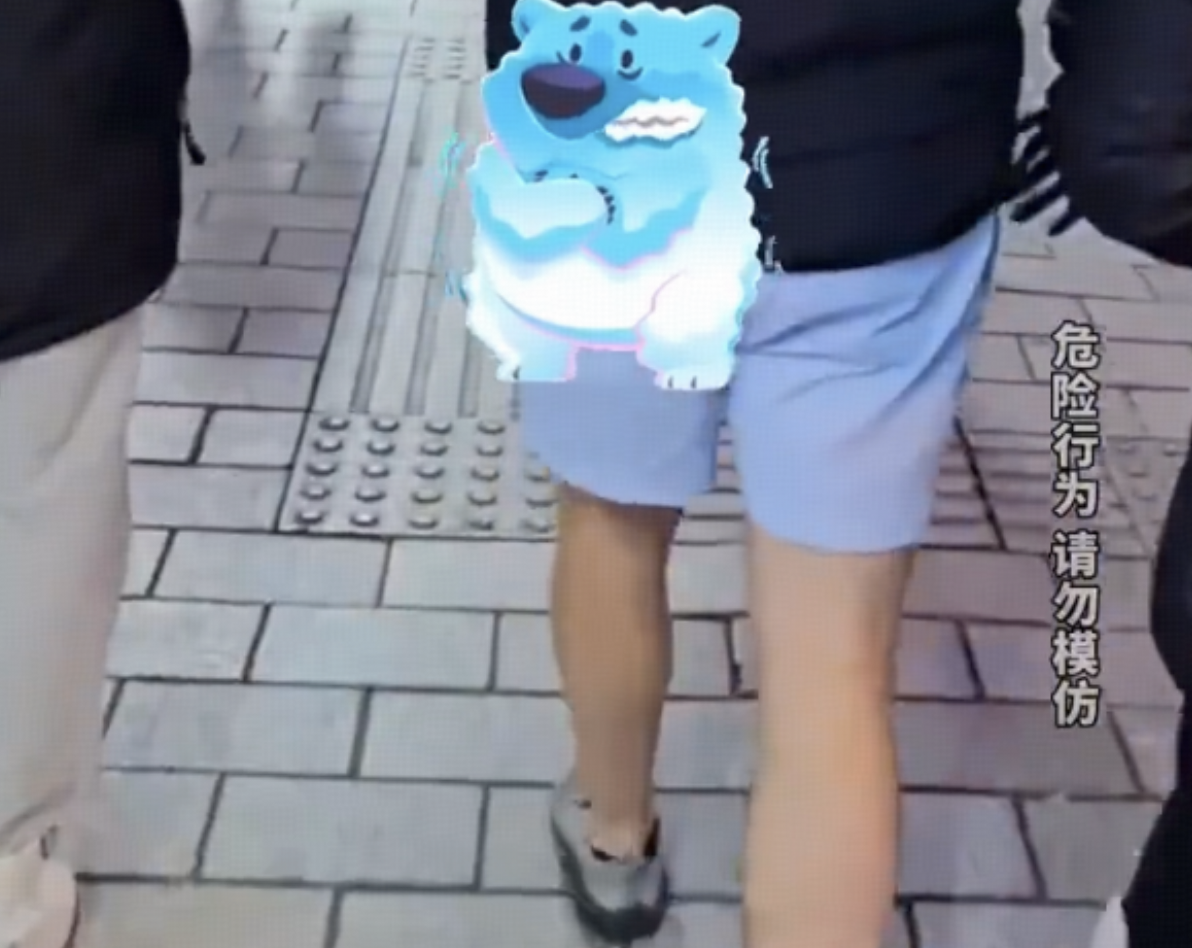 哈尔滨零下 20 度，外国游客穿短裤光腿，他们是真的不怕冷吗？为什么会这么抗冻？