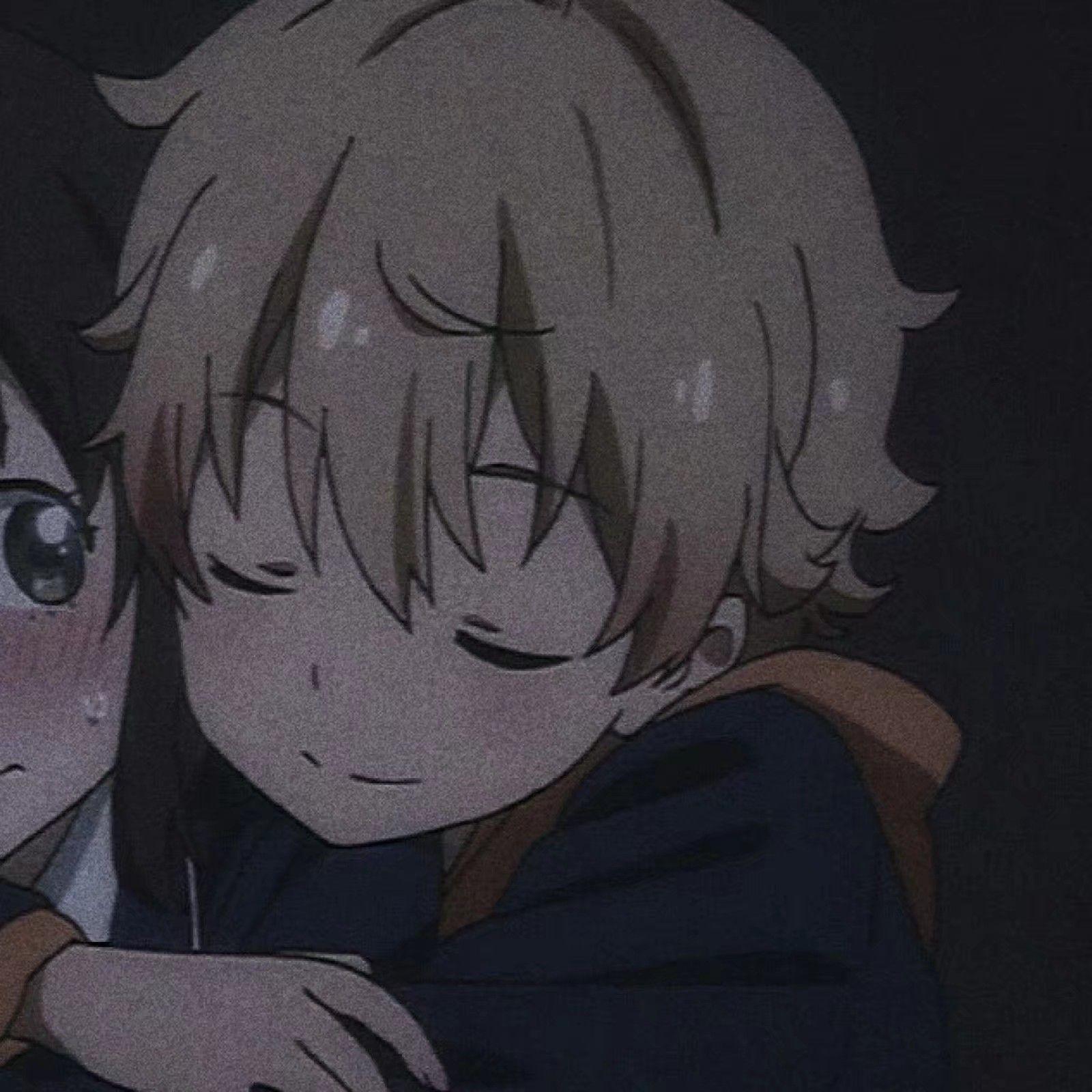 请问有人收藏那种好看的动漫情侣图吗男生一半女生一半的那种