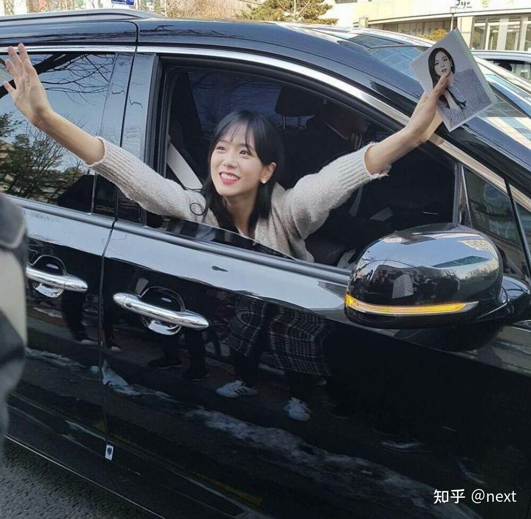 各位有没有车窗jisoo的图片啊? - 知乎