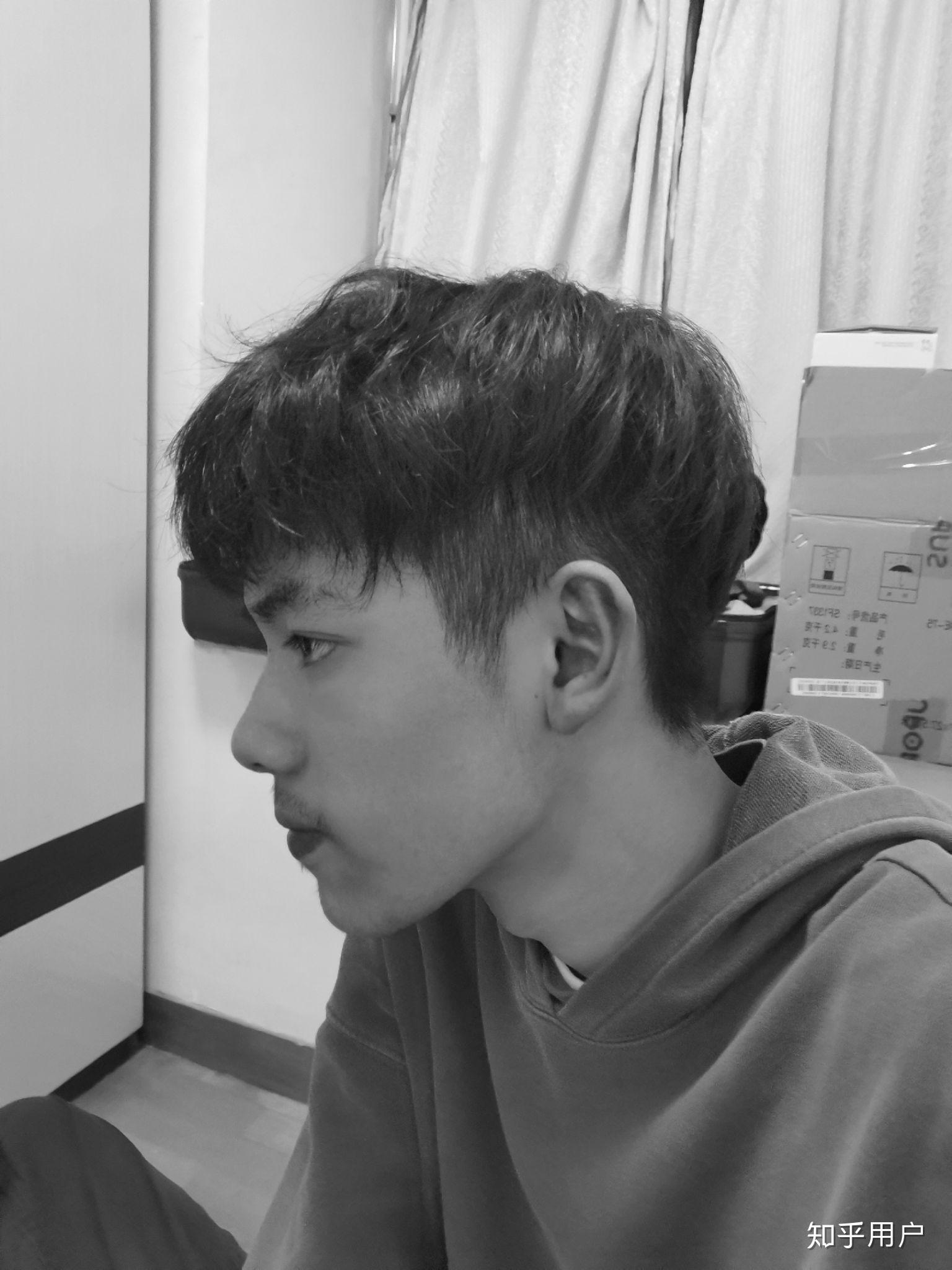 男孩子侧脸好看是什么样子的体验