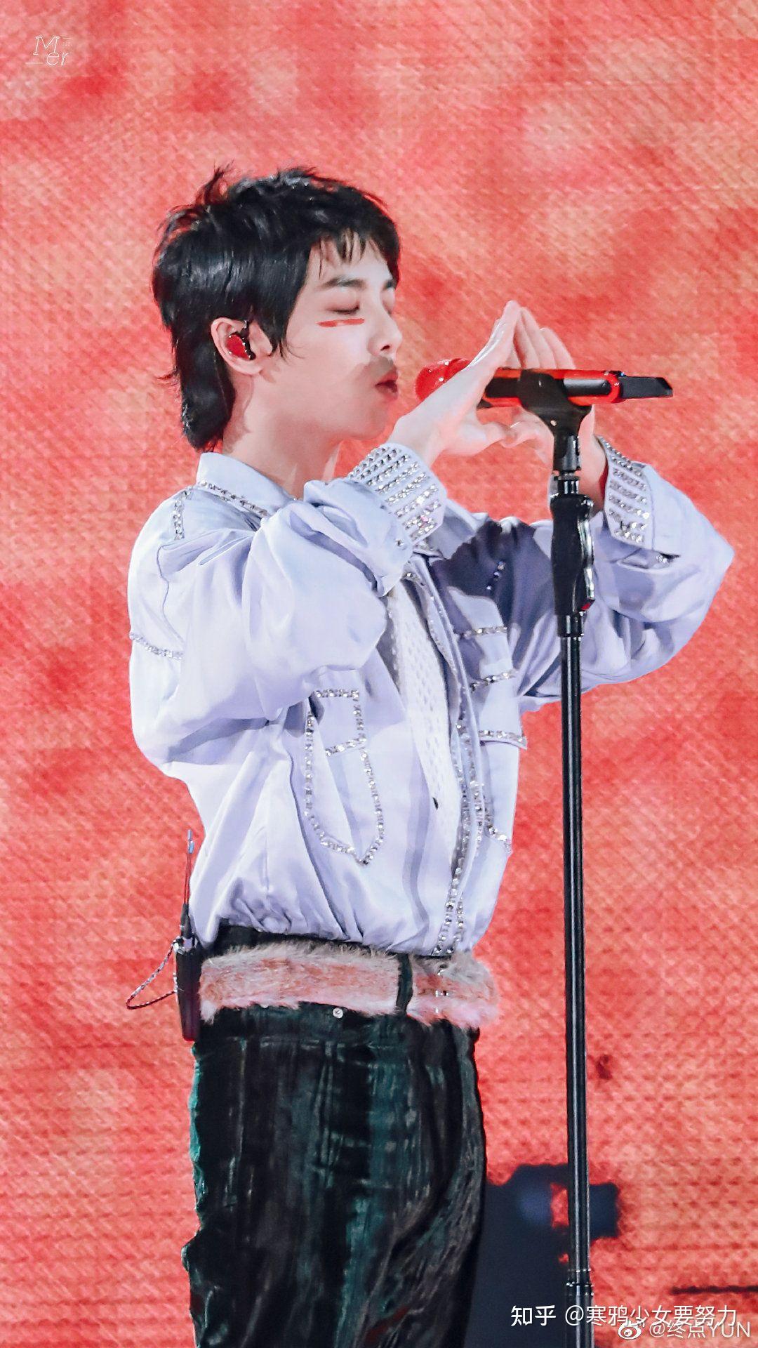 谁有华晨宇专用比心图啊啊?求图告急? - 知乎