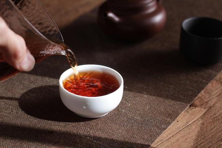 为什么有时候普洱熟茶汤色像酱油？ - 知乎