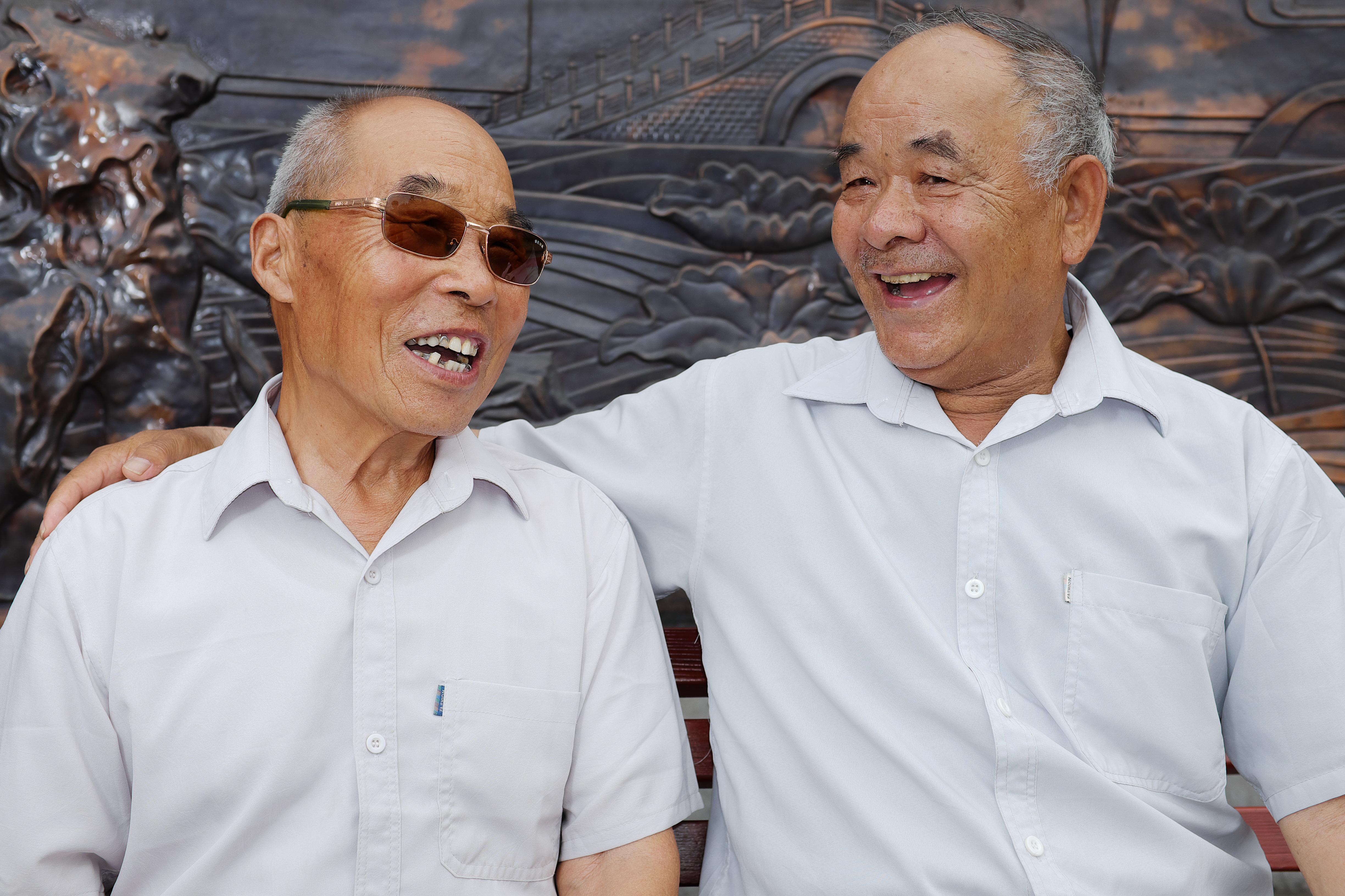 apsc画幅全画幅中画幅甚至大画幅放手机或者电脑上看区别在哪里哪位