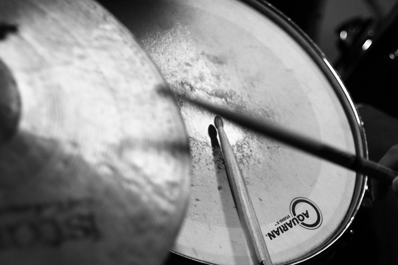 罐头音响如何充电