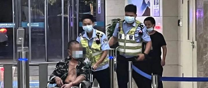 争分夺秒！六旬大伯被毒蛇咬伤，民警紧急送医…… - 知乎