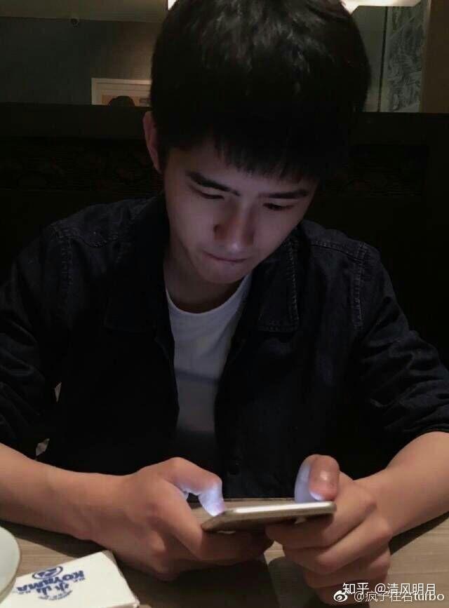 一个人笑和不笑有多大的差别