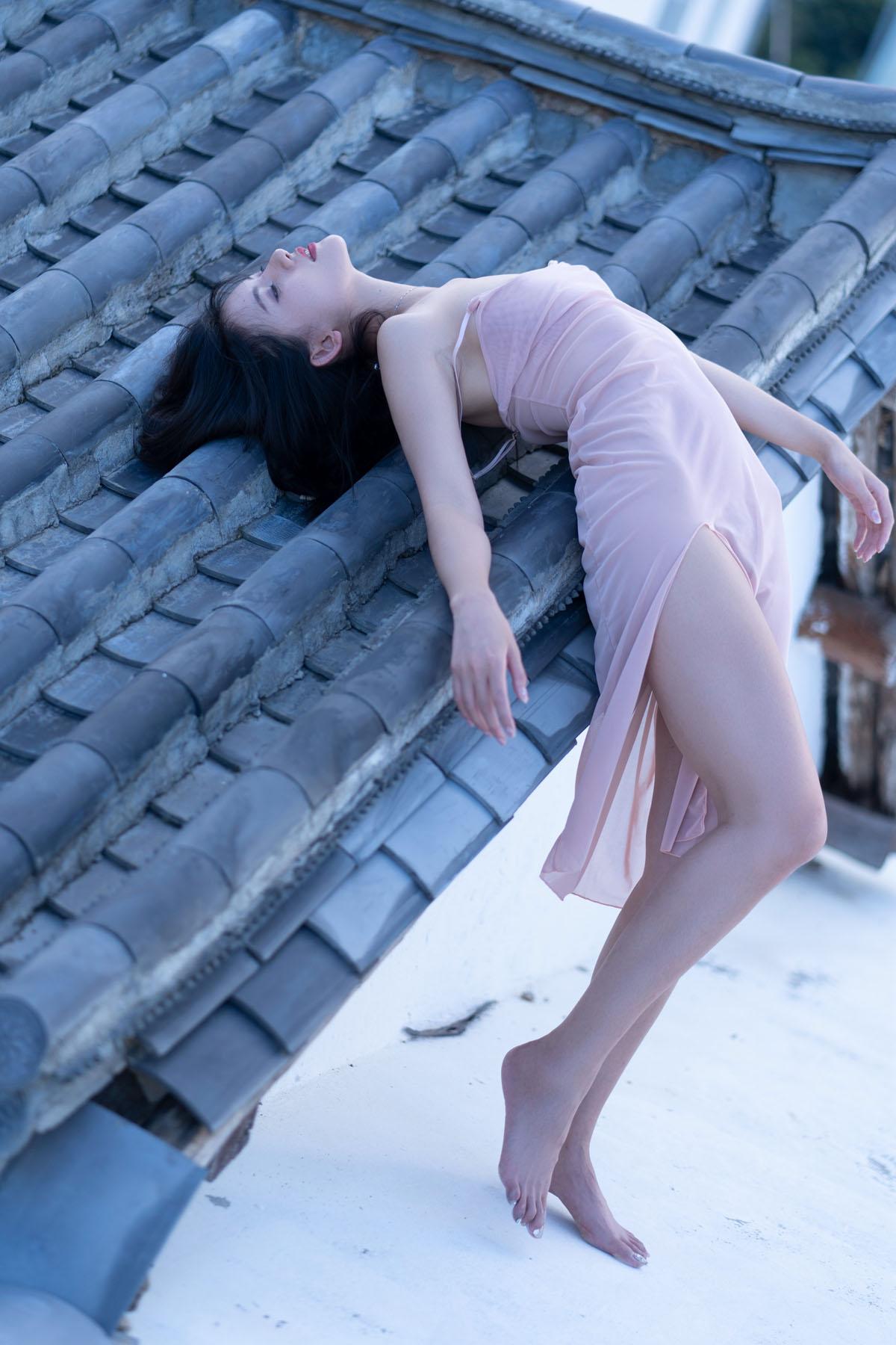 图片[6]-最新超人气嫩模阿朱(就是阿朱啊)天台屋顶露出摄影 性感酥乳窈窕身材 4K原版视频超细腻[105P+1V/4K 2.75G]-佳人吧