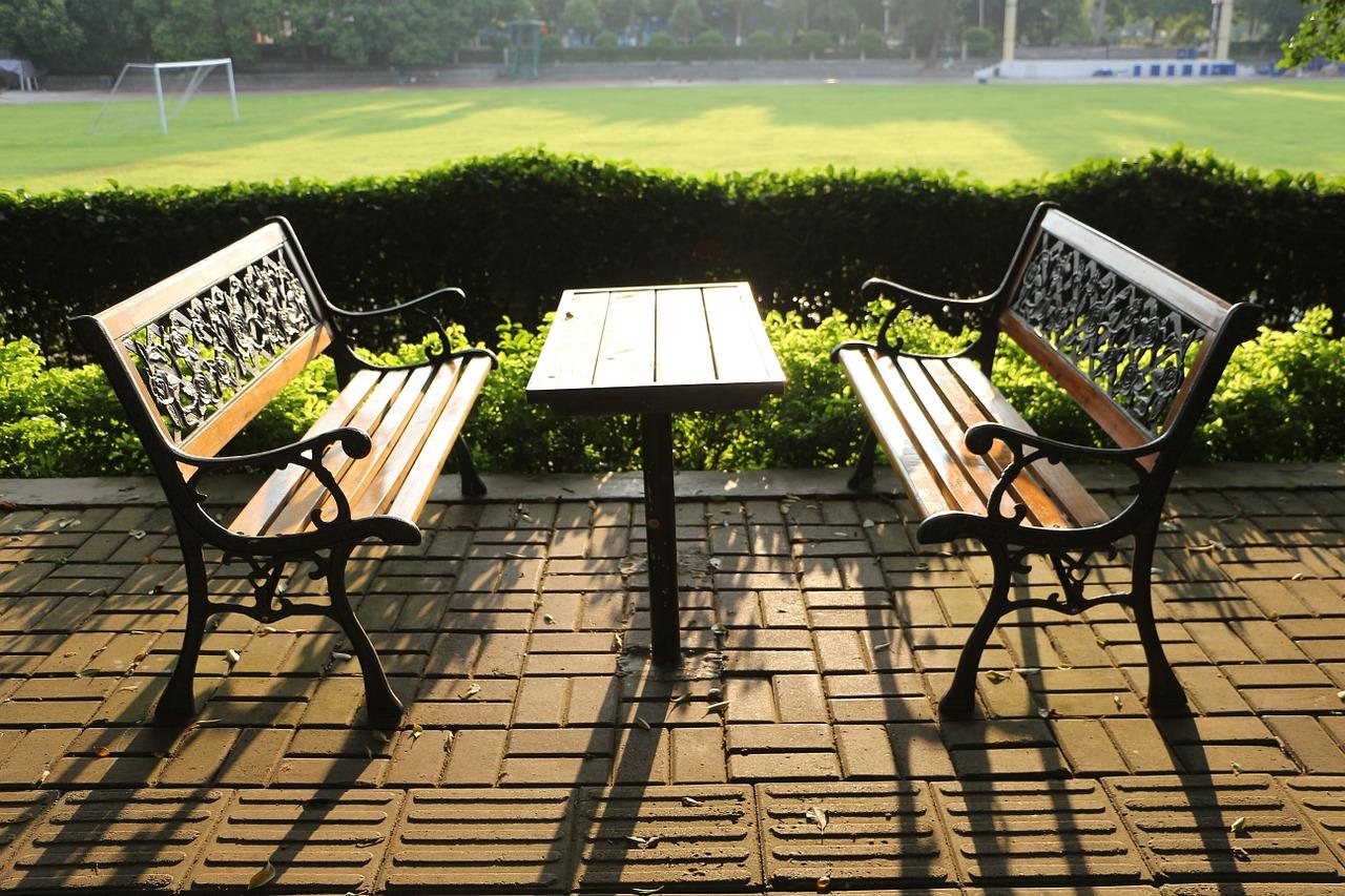 4. 调整桌脚高度