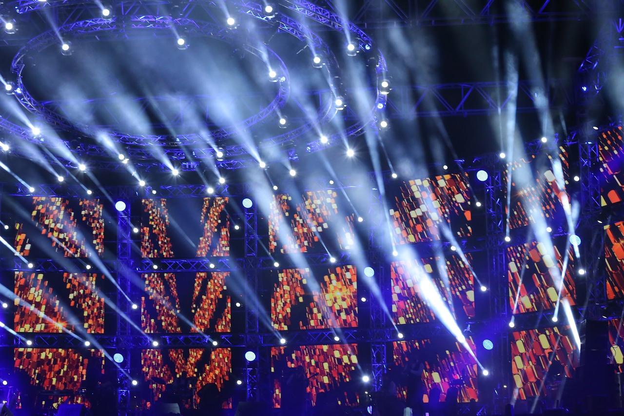 雄图霸业启新篇，老板致辞振奋人心