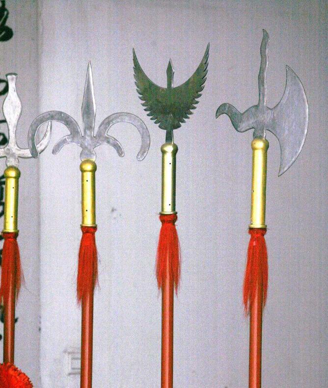 请问中国是否出现过欧洲戟(halberd)这样的两边都可攻击的实战用戟?
