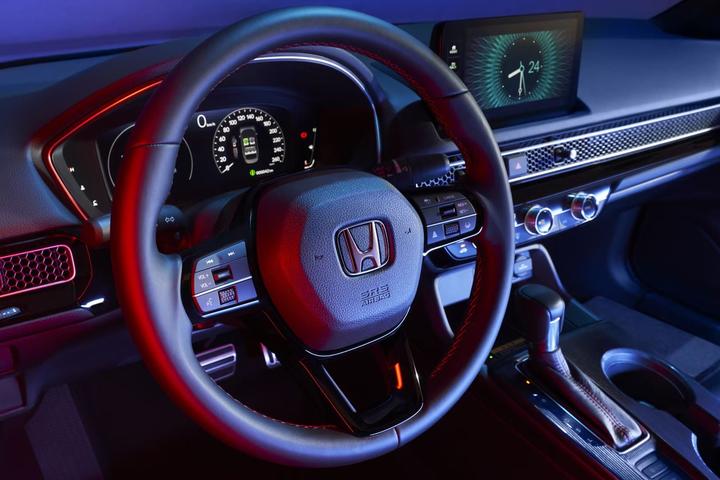 国产全新一代思域内饰:液晶仪表,悬浮中控屏,精致和科技都有了