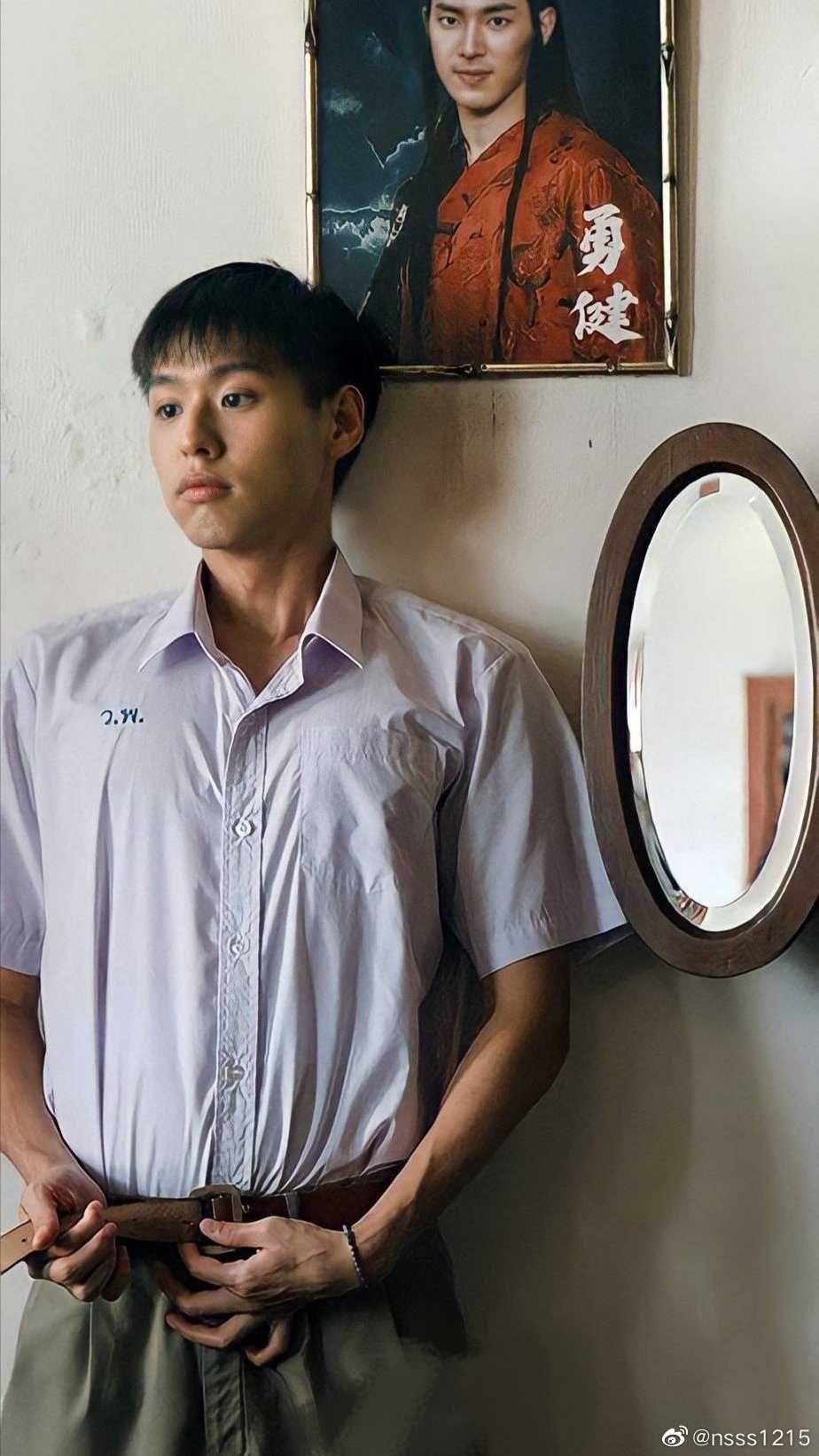 希望大家可以给我发一些billkin的壁纸谢谢