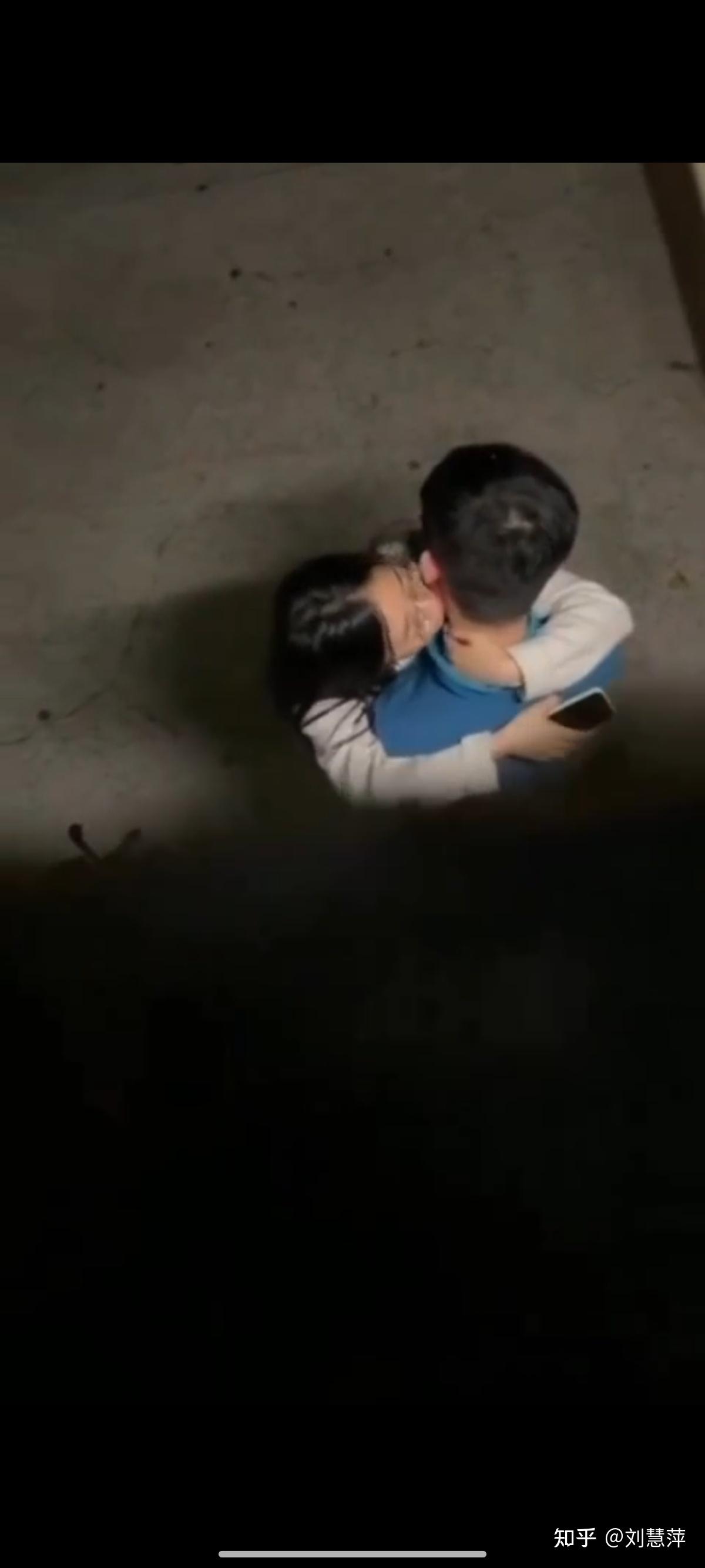 如何评价上海市第二中学女老师出轨男学生