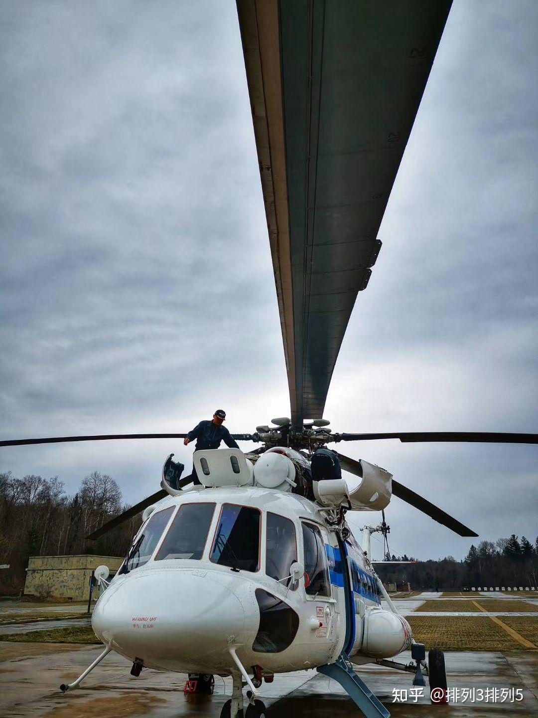 云南大理森林灭火直升机坠入洱海4名机组人员不幸遇难坠机原因可能是