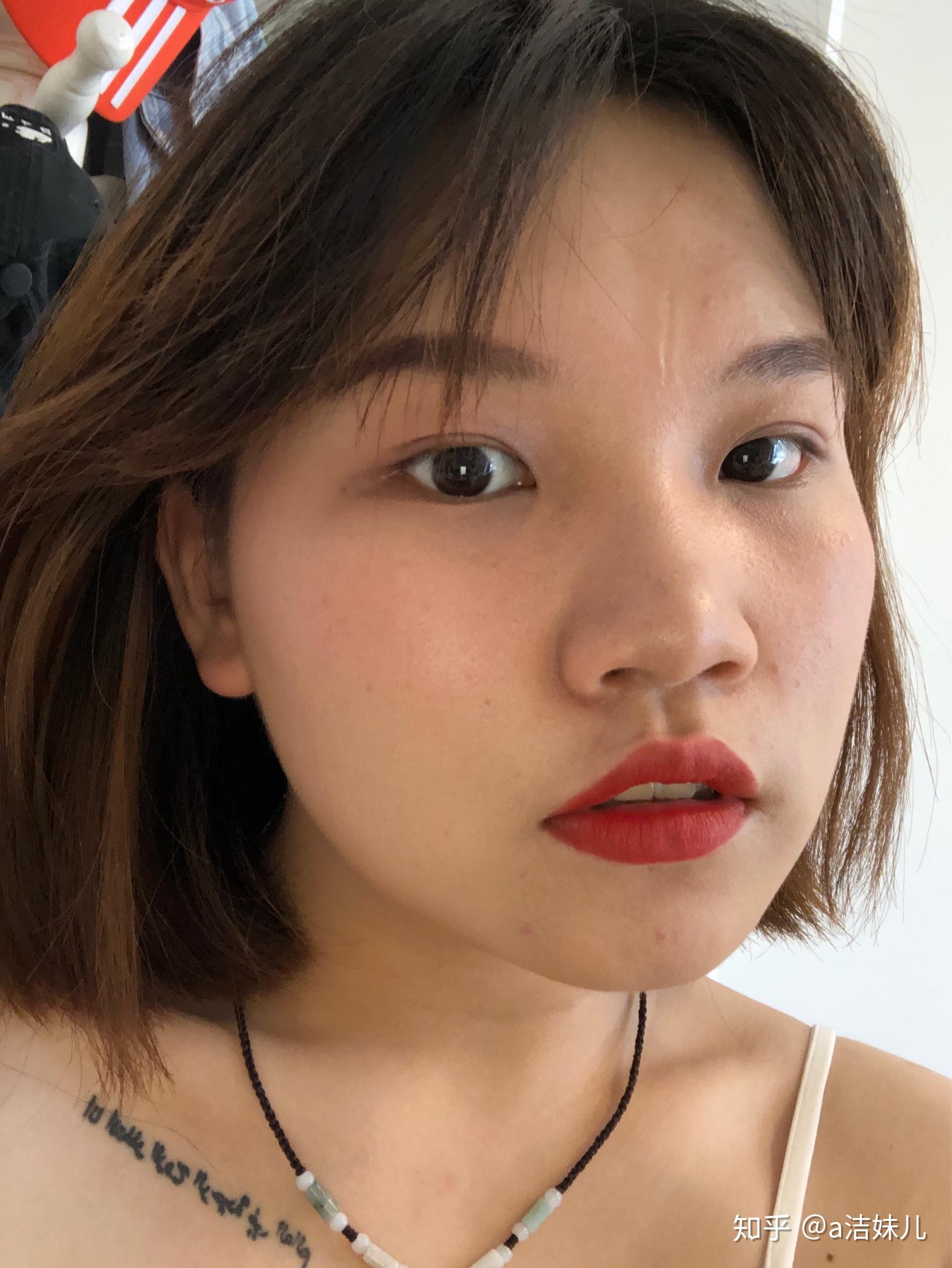 怎么看待发相机自拍原图的女生?