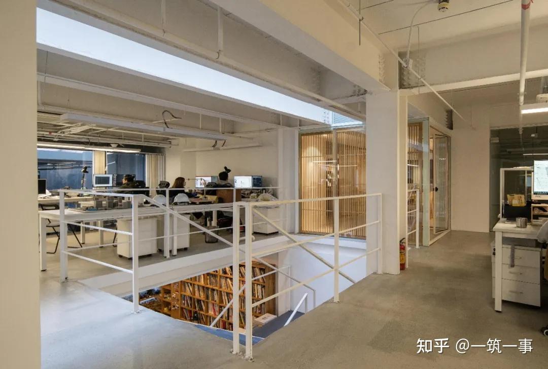 一境空间：在屋顶公园下“消失的办公盒子”，看见一座城市的“底色” - 知乎